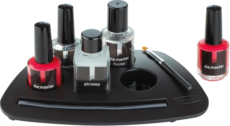 die:master  Set  red