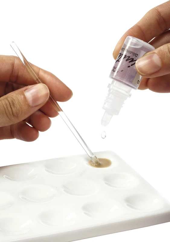 GC Initial IQ Lustre Pastes ONE  Flasche  8 ml Diluting Liquid