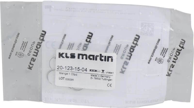 Chirurgische Nadeln   Packung  12 Stück Figur 15, 1\2 Kreis, gebogen