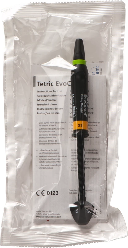 Tetric® EvoCeram  Spritze  3 g B2